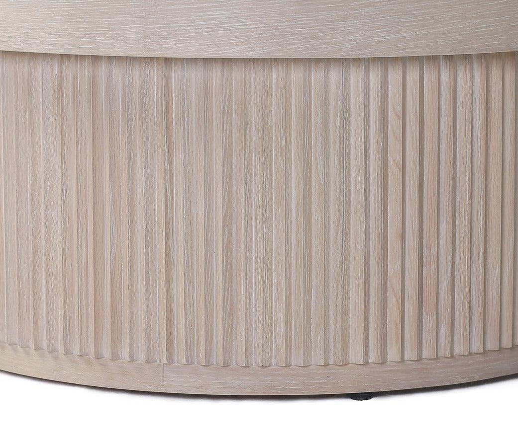 Table basse avec plateau en travertin côtelé