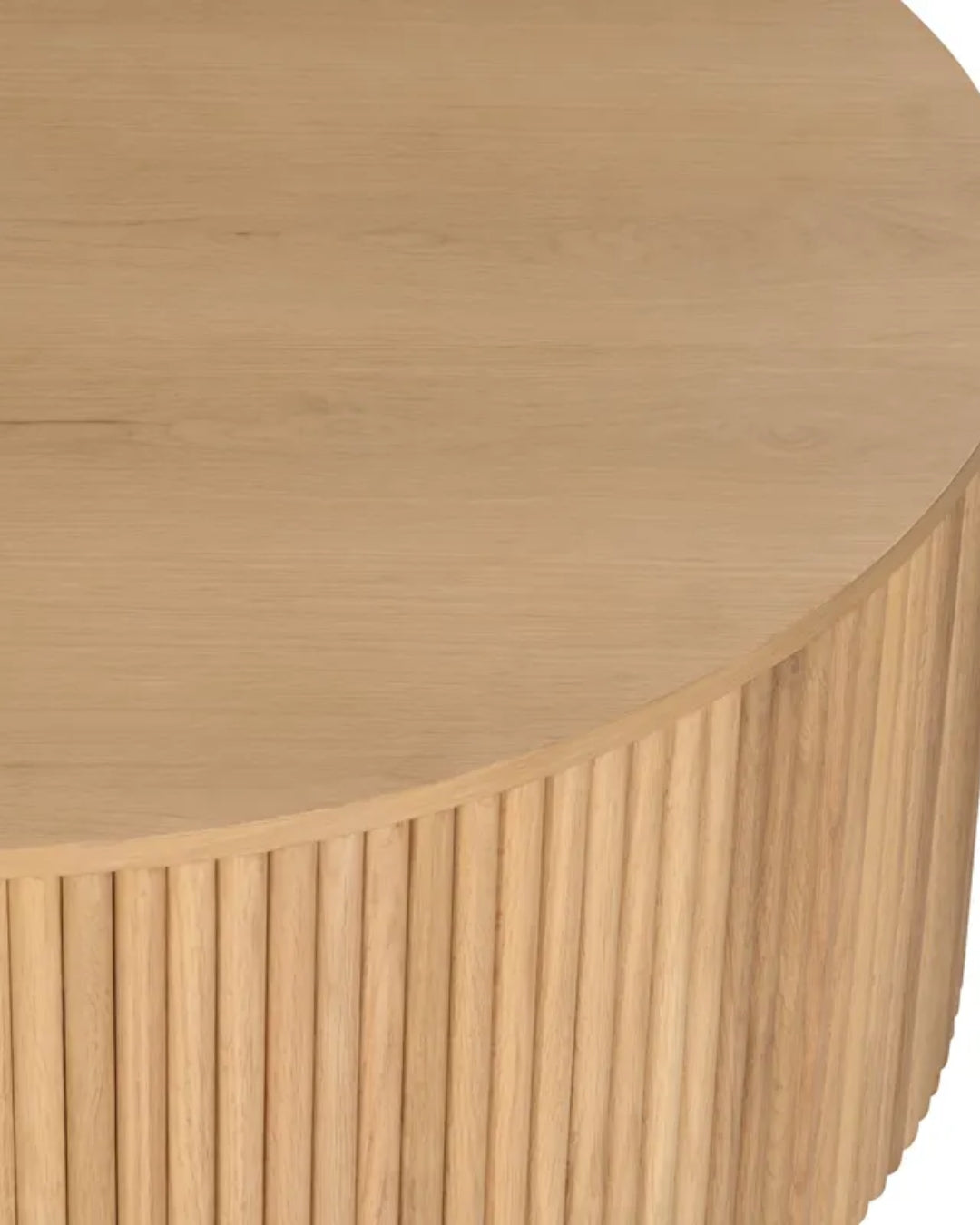 Table basse en bois à piédestal cannelé de transition