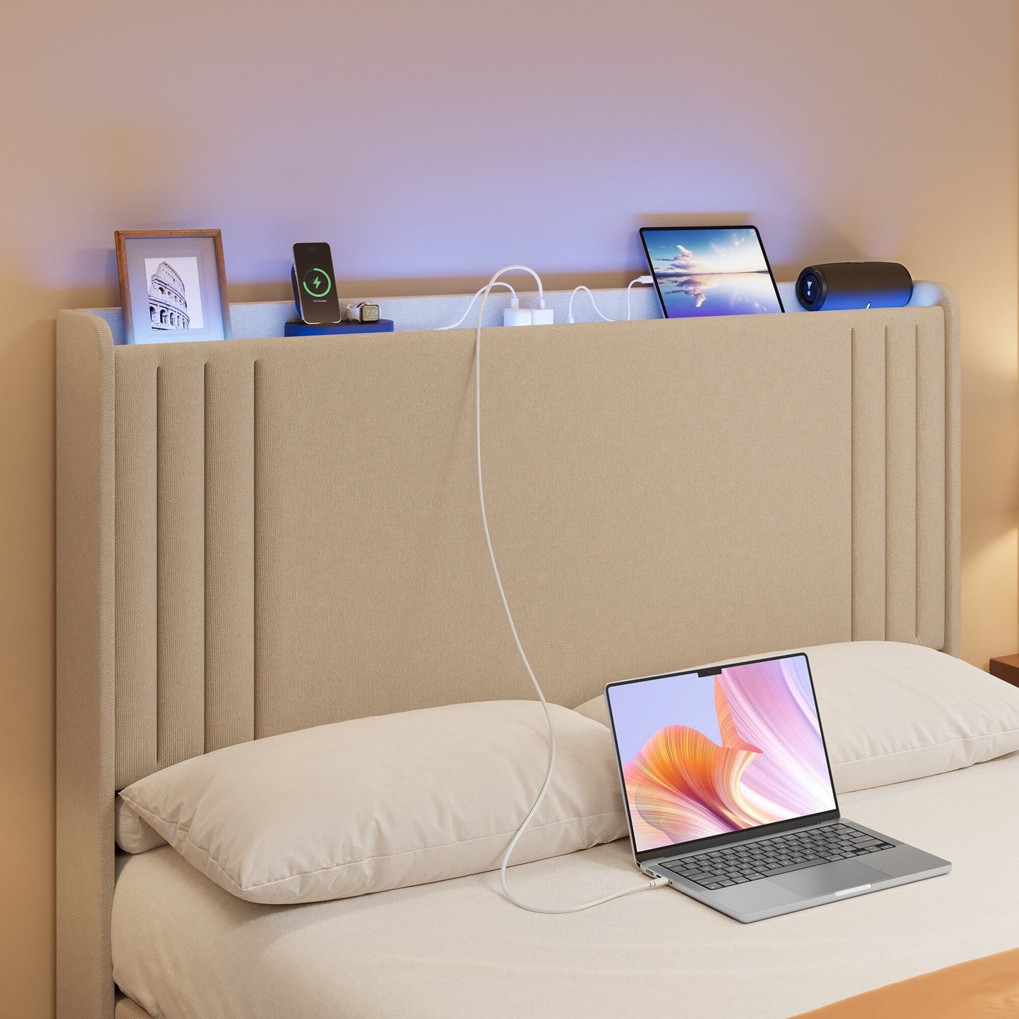 Lit Queen/Full rembourré à canaux verticaux avec tête de lit à oreilles