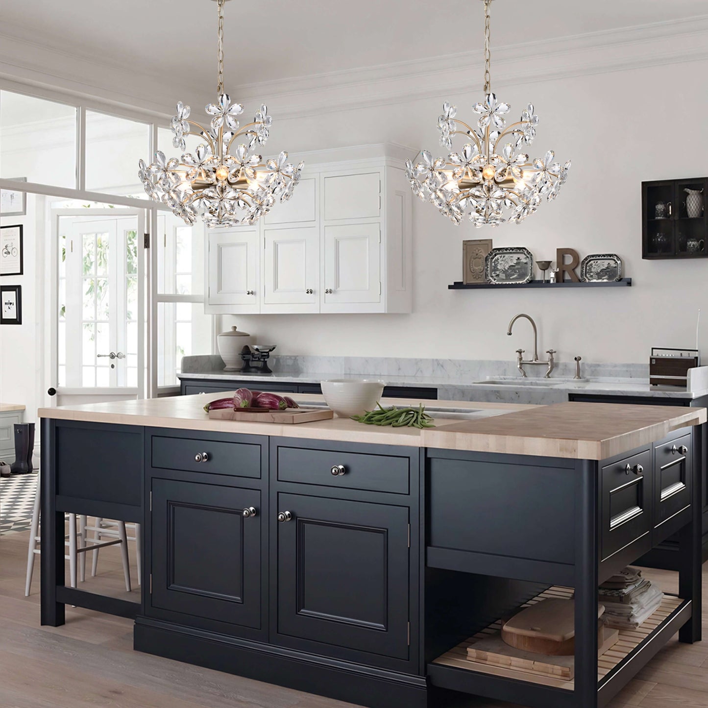 Lustre Rosa à 6 lumières en cristal argenté brossé avec motif de fleurs champagne