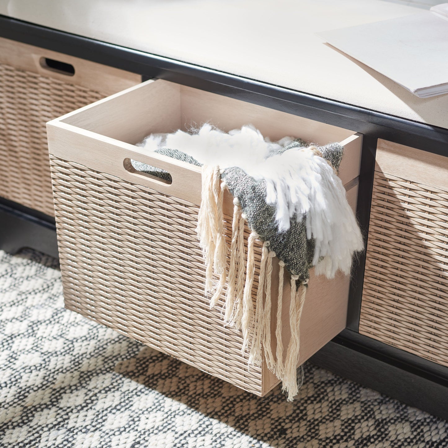 Banc de rangement à 3 tiroirs avec coussins SAFAVIEH Fiorello - 47,3 L x 15 L x 19 H - 47 L x 15 P x 19 H