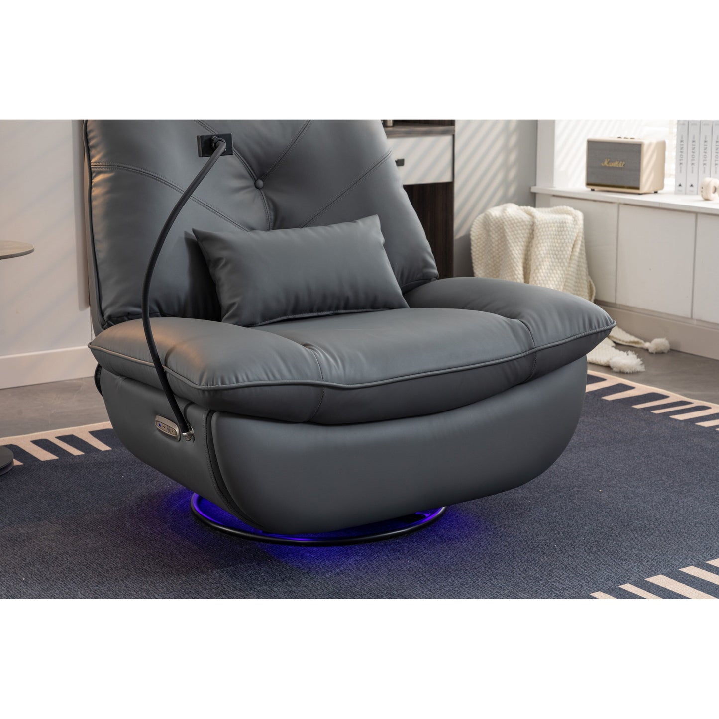Fauteuil inclinable pivotant et électrique avec haut-parleurs Bluetooth, support de téléphone, ports de chargement USB et Type-C, rangement dissimulé dans les accoudoirs