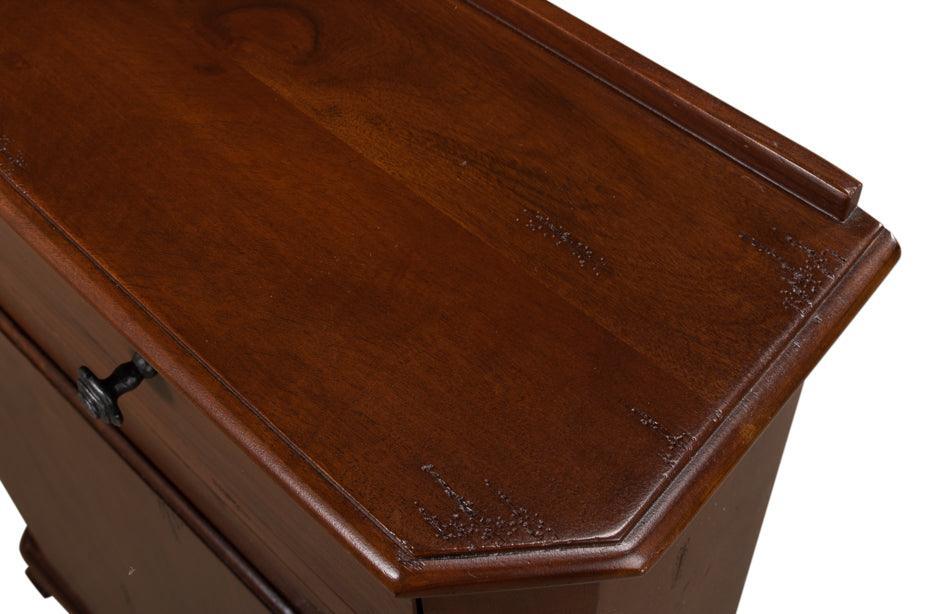 Armoire d'entrée classique de style campagnard français