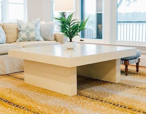 Table basse contemporaine en dalle