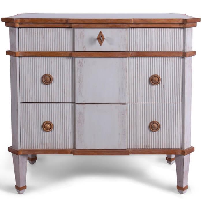 Commode latérale dorée du Château de Vannes