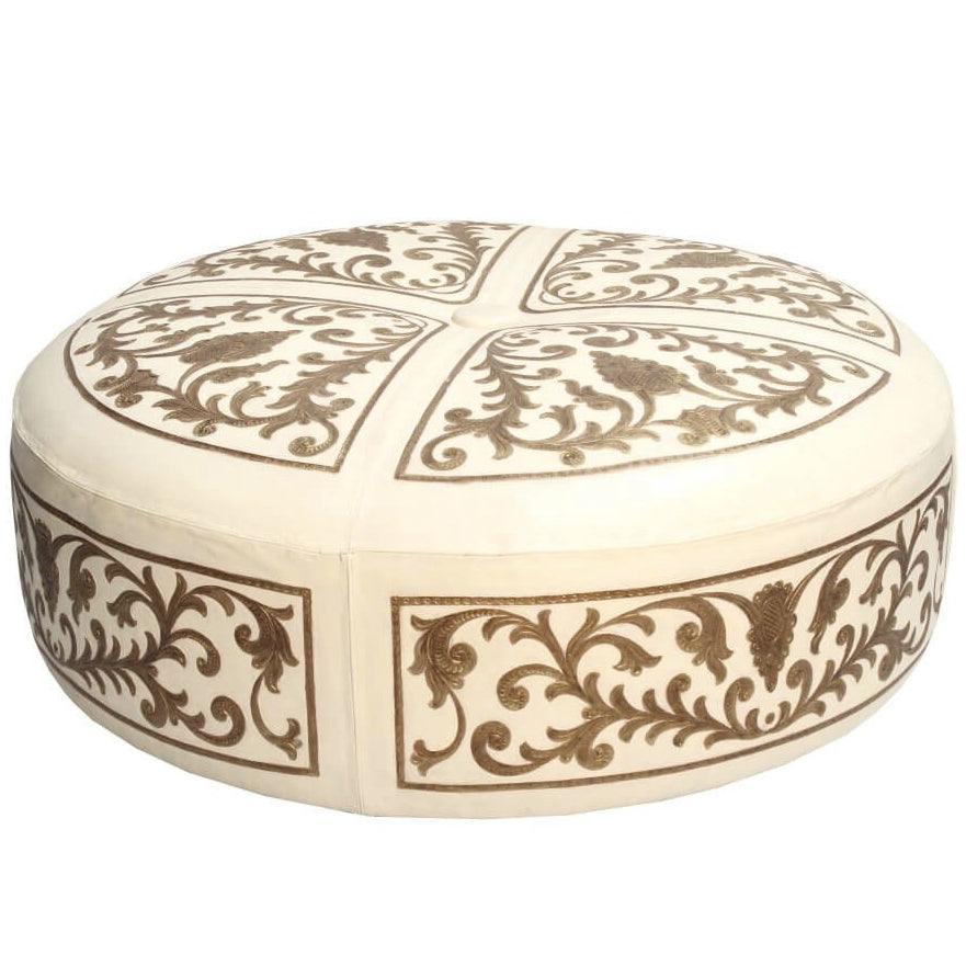Grand pouf rond baroque en cuir