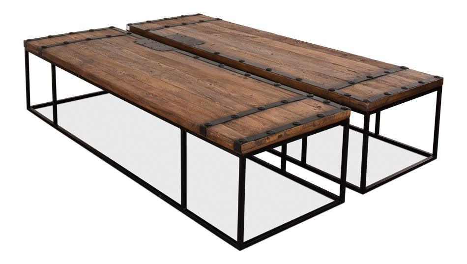 Grande table basse en bois avec portes de château