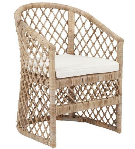 Chaise tonneau en rotin croisé naturel