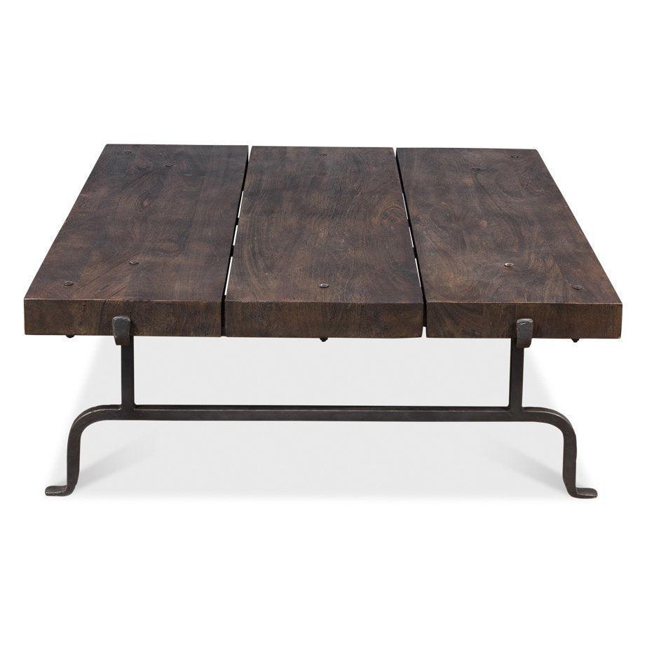 Table basse carrée rustique en planches