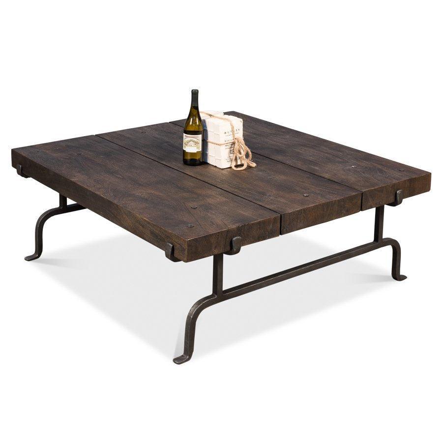 Table basse carrée rustique en planches