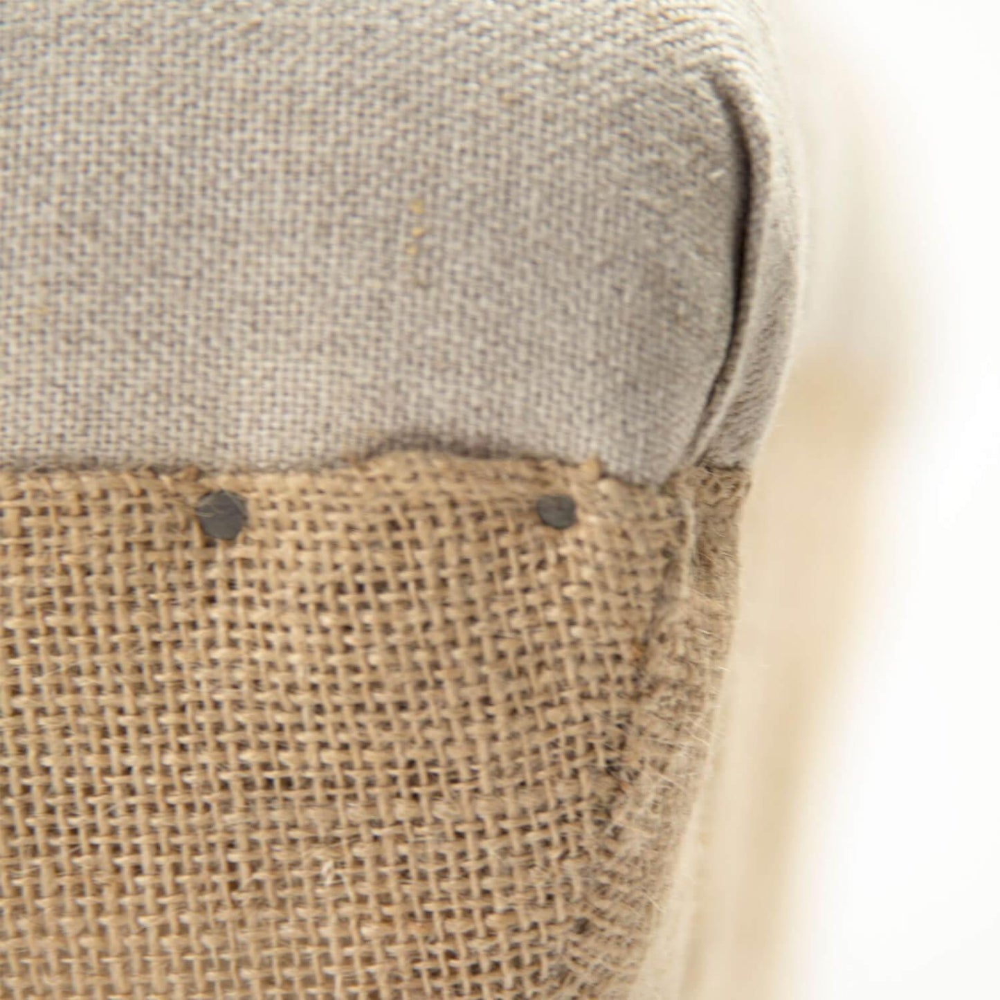 Table basse ottomane en toile de jute touffetée