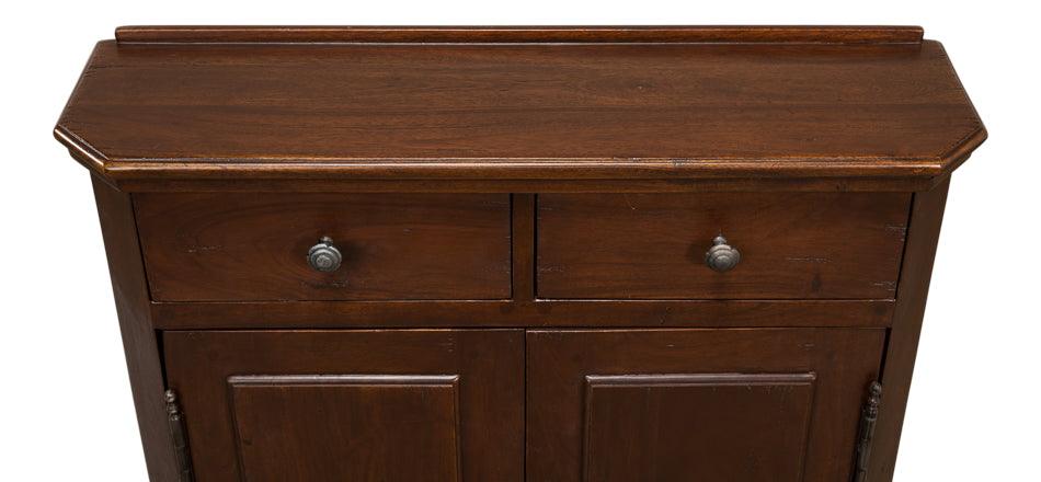 Armoire d'entrée de style campagnard français en noyer chaleureux
