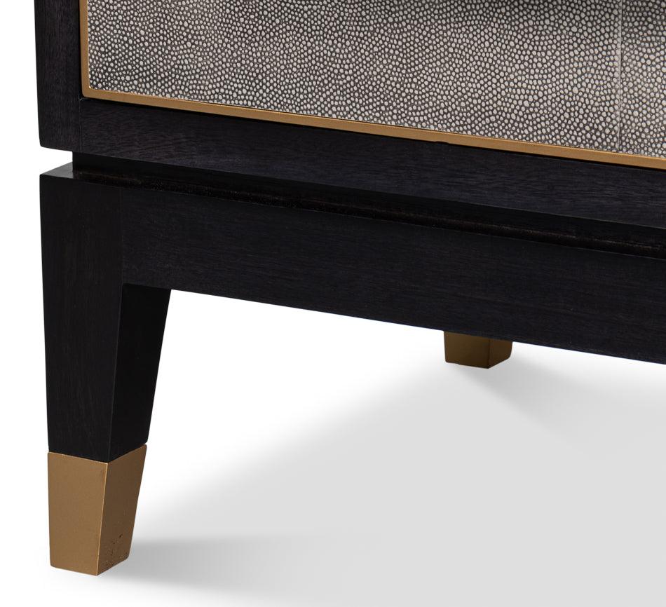 Table de chevet recouverte de cuir gris antique