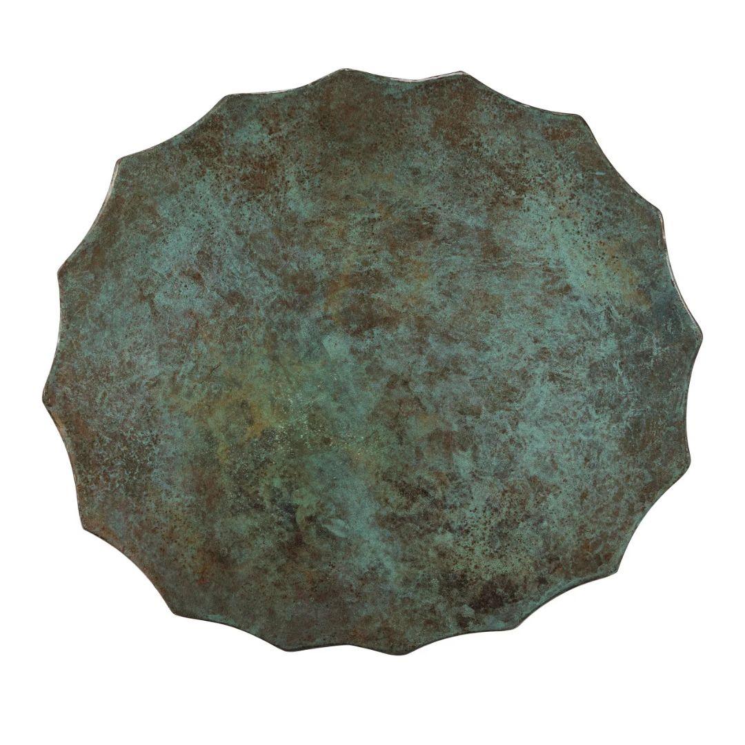 Table d'appoint artisanale vert-de-gris