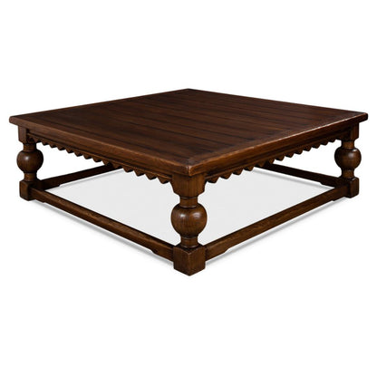 Table basse festonnée en bois de planche