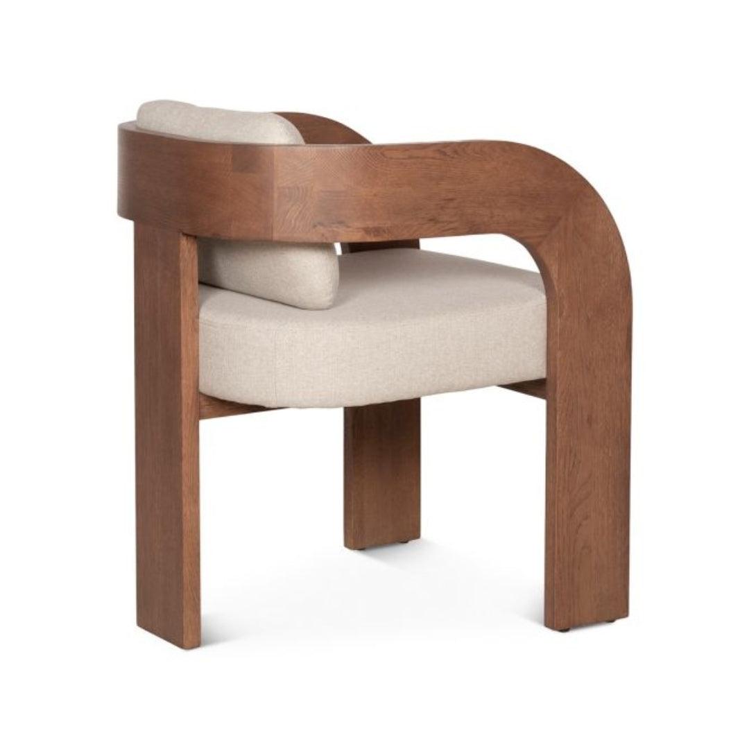 Chaise d'appoint moderne sculptée avec cadre en bois courbé