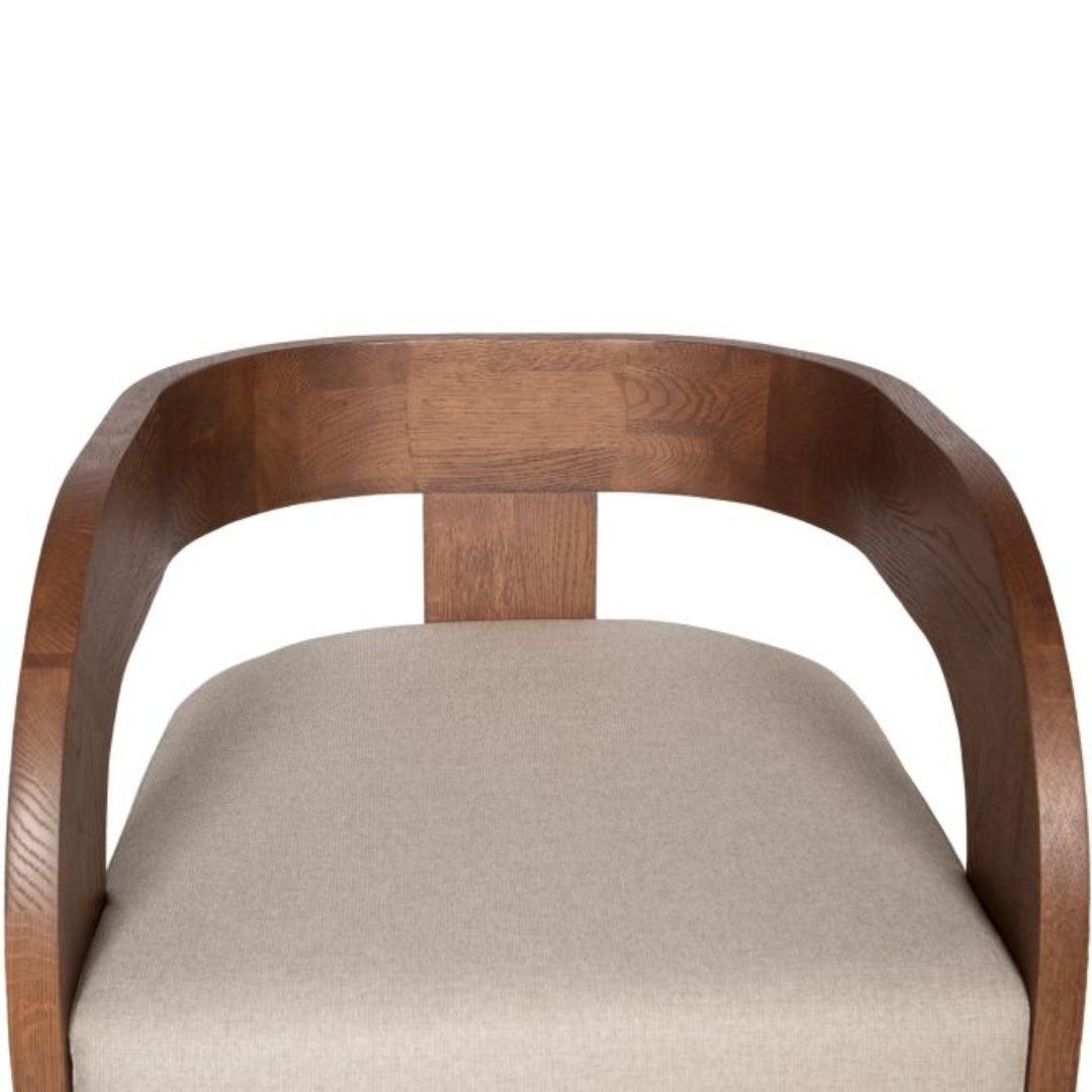 Chaise d'appoint moderne sculptée avec cadre en bois courbé