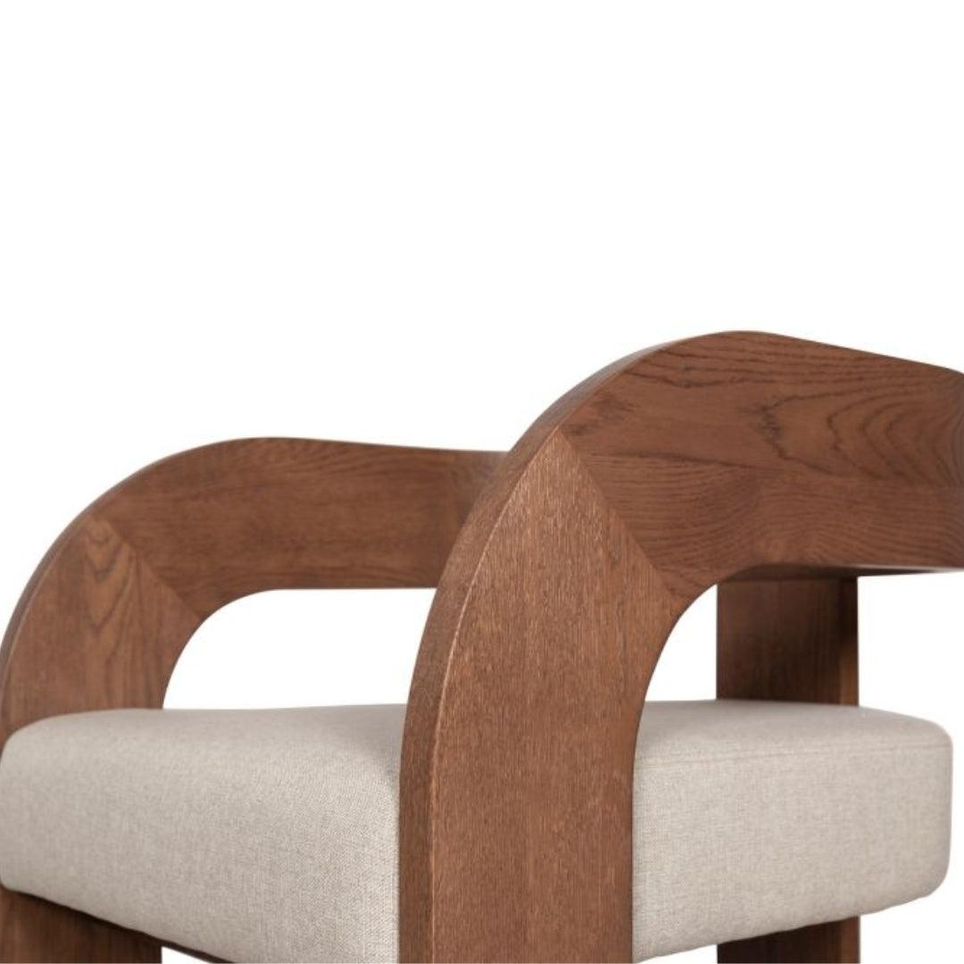 Chaise d'appoint moderne sculptée avec cadre en bois courbé
