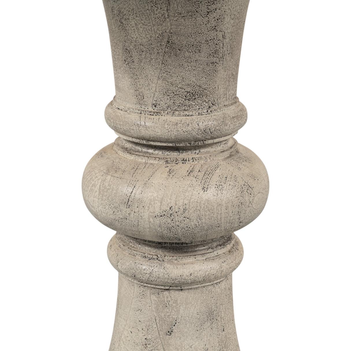 Table à piédestal statuaire et vieillie