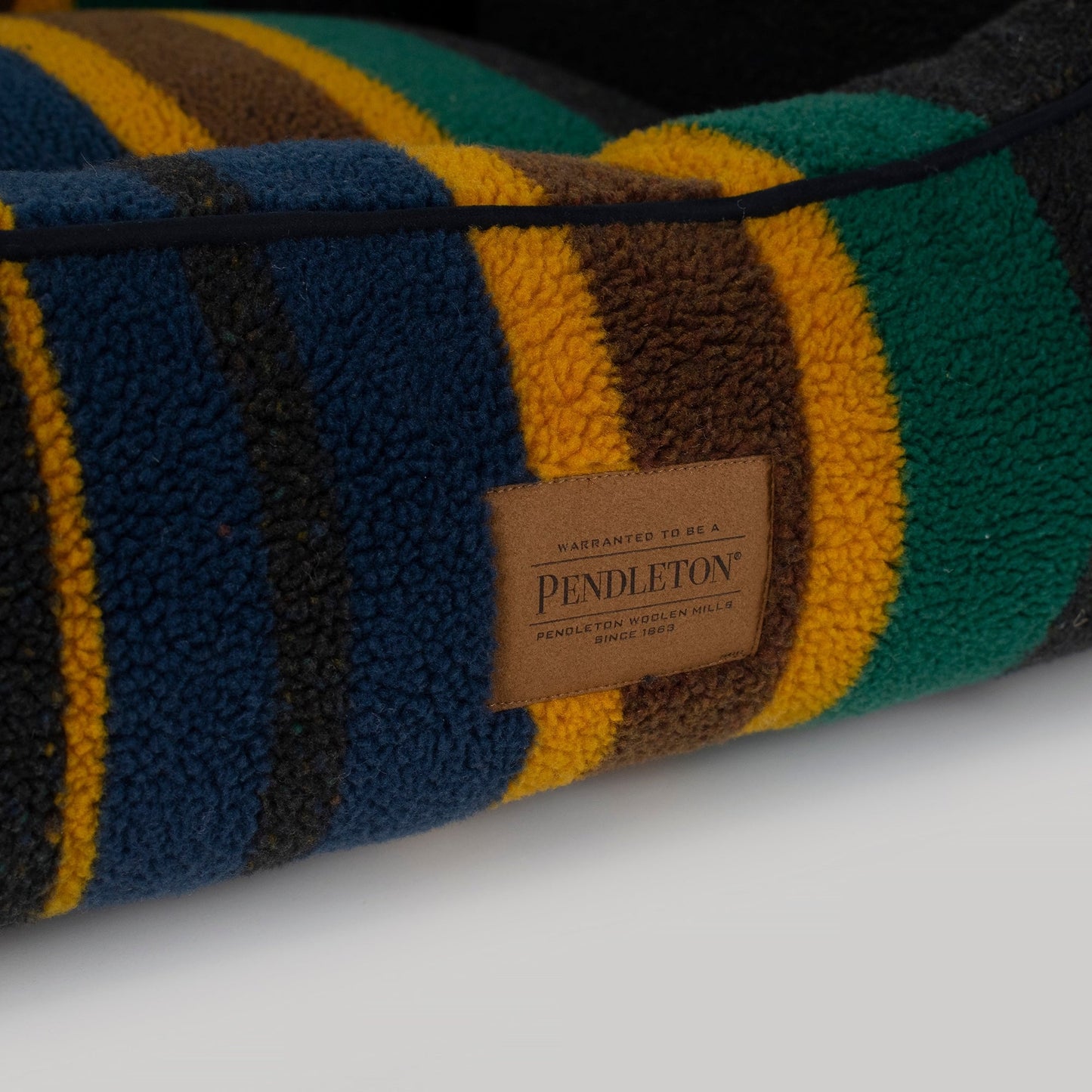 Lit pour chien Pendleton Vintage Camp Kuddler