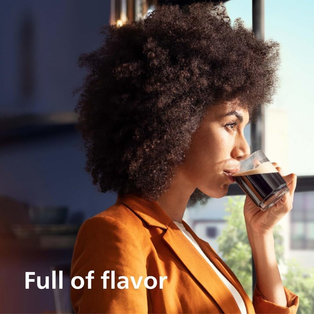 Machine à expresso haut de gamme, 12 cafés chauds/glacés, système LatteGo, moulin en céramique, chrome noir