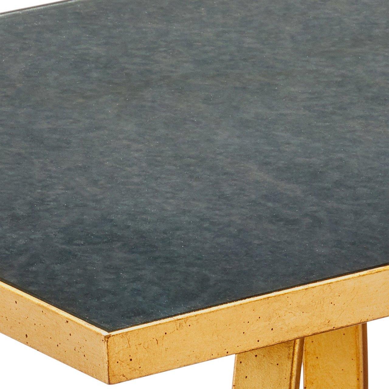Table d'appoint avec pieds en or