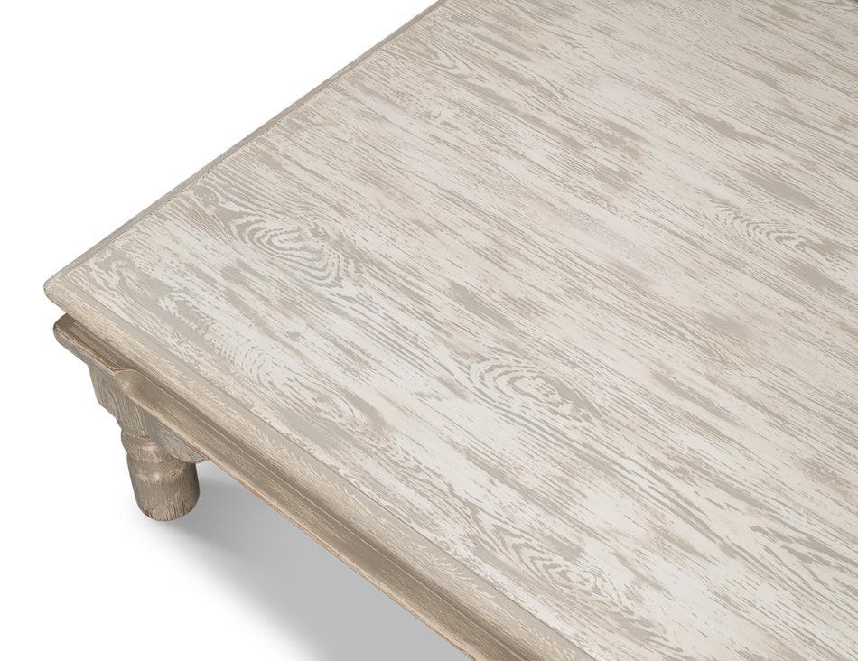 Table basse surdimensionnée en gris délavé
