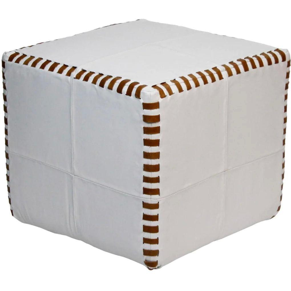 Cube en cuir noir cousu
