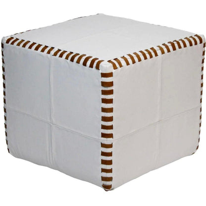 Cube en cuir noir cousu